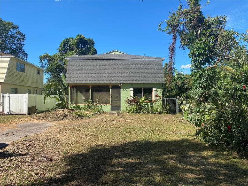 9404 N ROME CIRCLE TAMPA, FL 33612