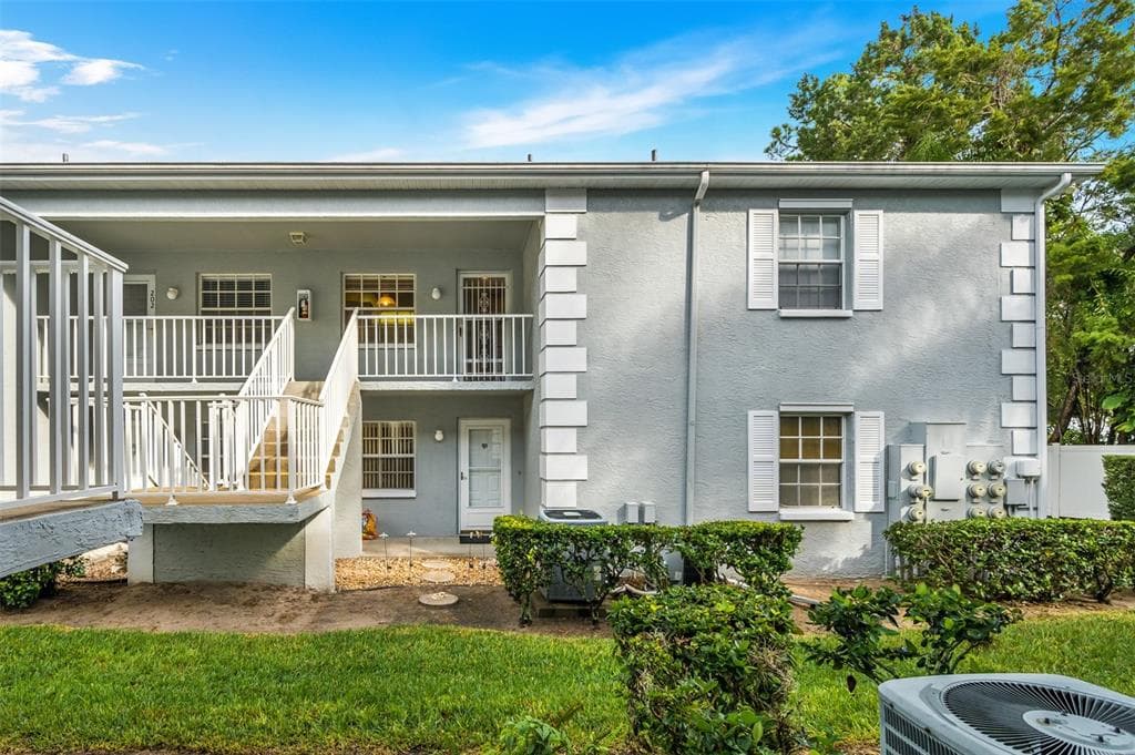 12136 SPARTAN WAY UNIT 203 HUDSON, FL 34667