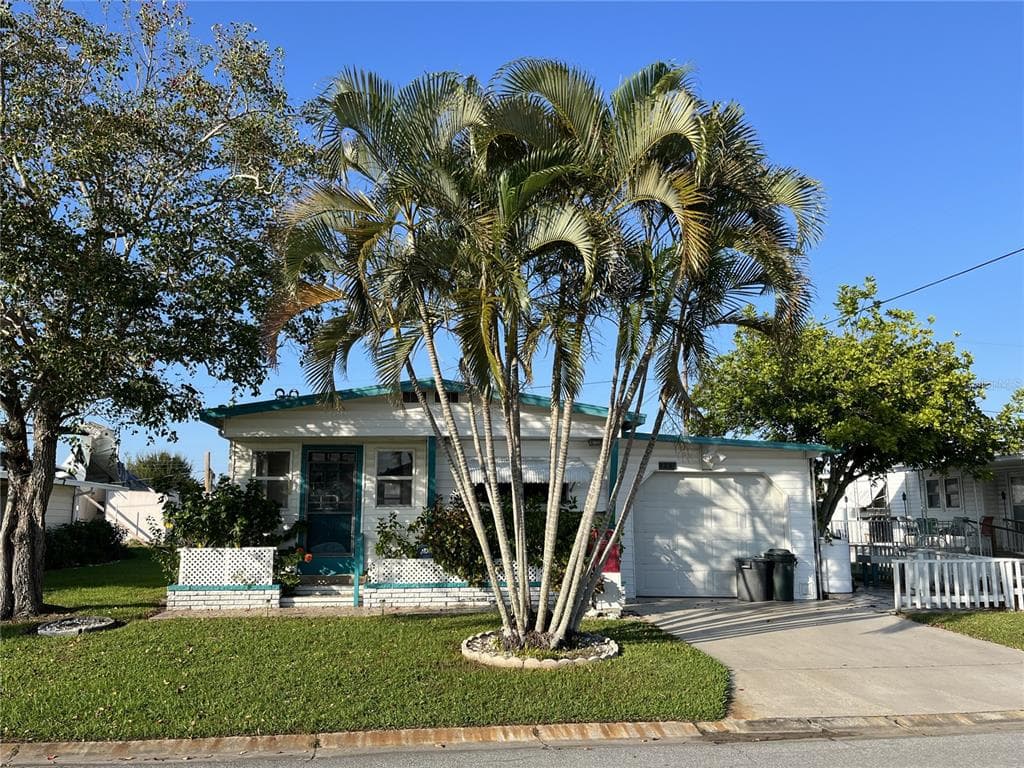 111 48TH AVENUE TERRACE W BRADENTON, FL 34207