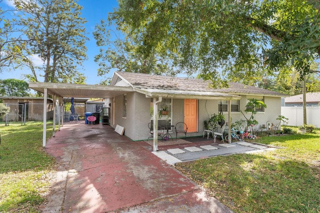 7915 CROTON AVENUE TAMPA, FL 33619