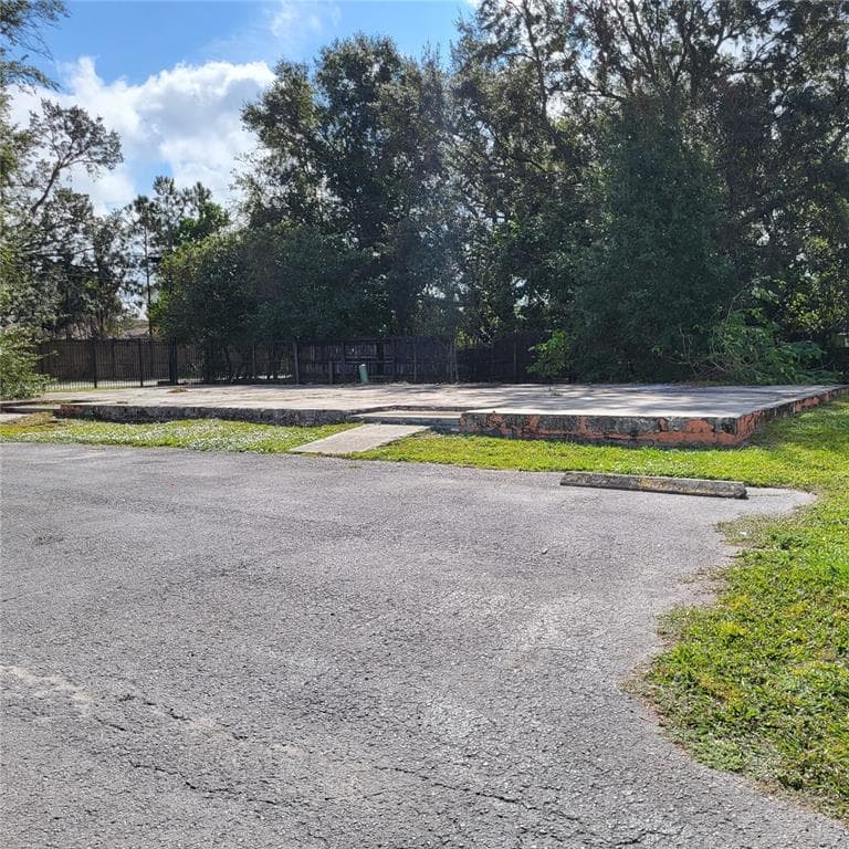 1929 OXNARD COURT TAMPA, FL 33612