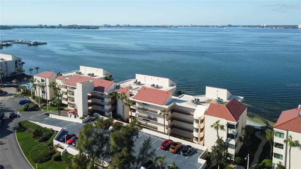 5633 PUERTA DEL SOL BOULEVARD S UNIT 305 ST PETERSBURG, FL 33715