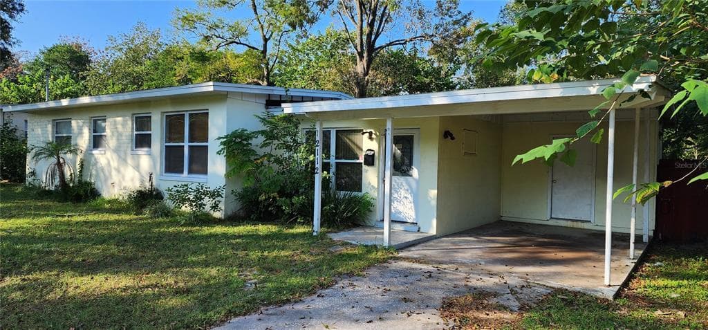 2112 LA VALLE DRIVE JACKSONVILLE, FL 32210