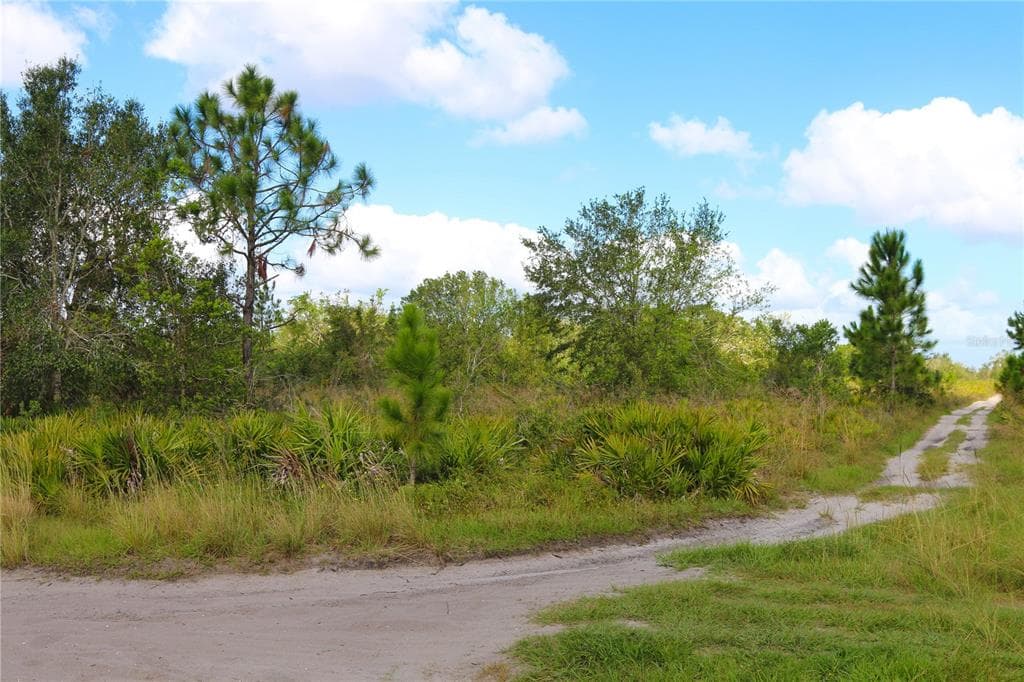 1701 W SUNNYSIDE DRIVE LORIDA, FL 33857