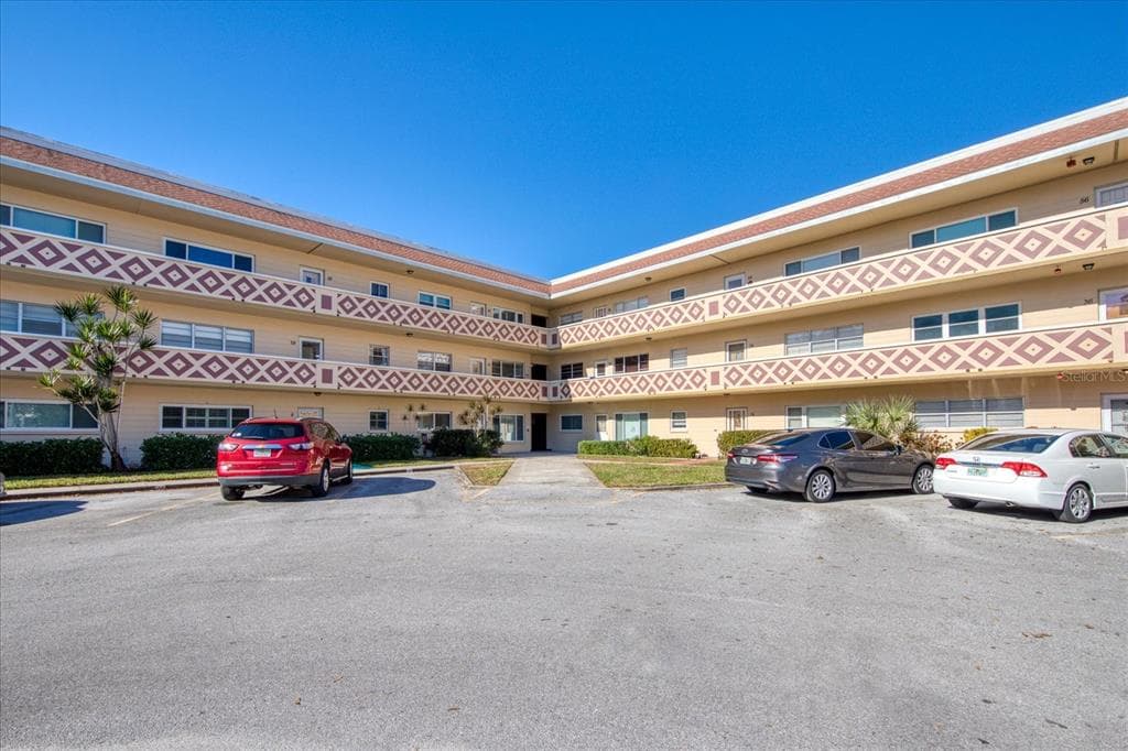 2384 TAHITIAN LANE UNIT 44 CLEARWATER, FL 33763