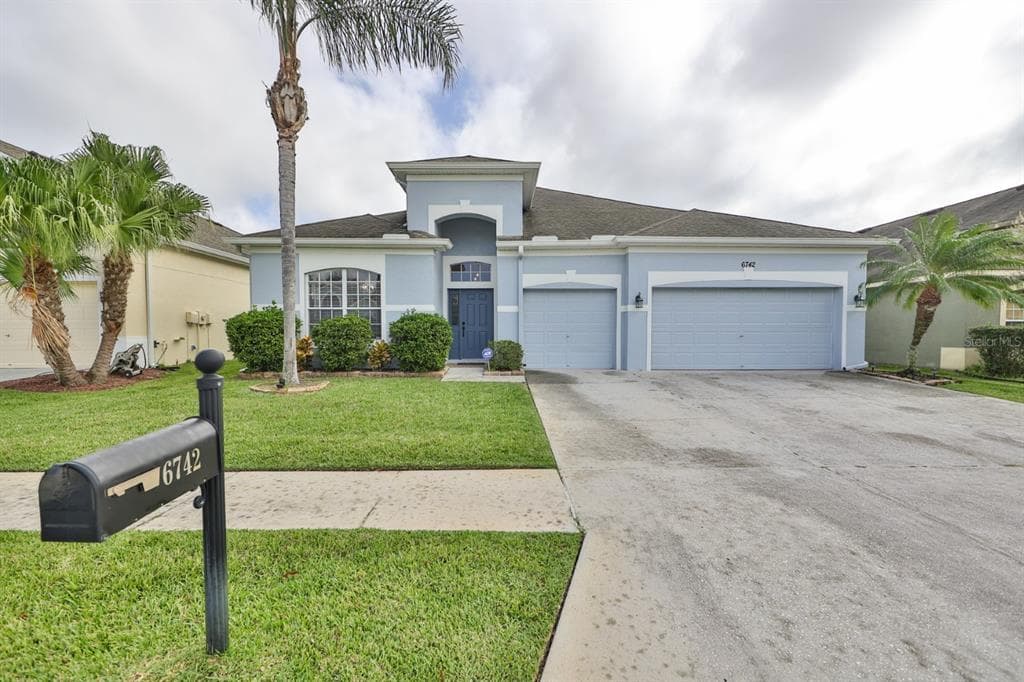 6742 SPARKLING WAY WESLEY CHAPEL, FL 33545