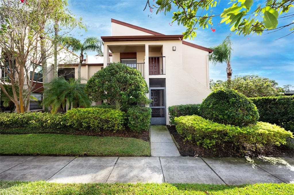 2599 COUNTRYSIDE BOULEVARD UNIT 204 CLEARWATER, FL 33761