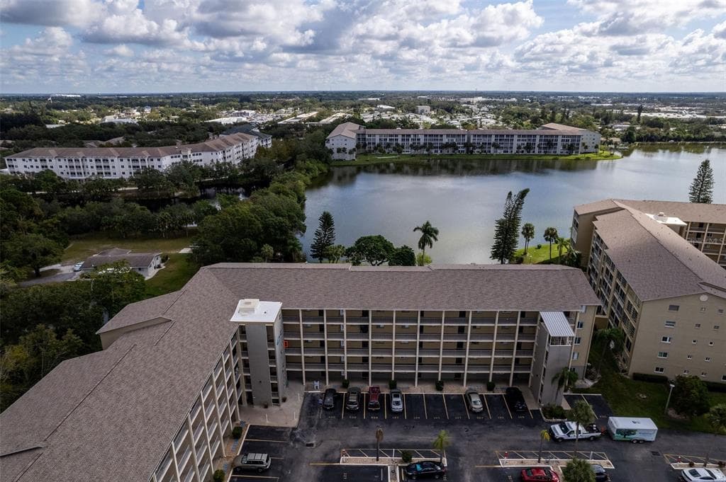 3666 LAKE BAYSHORE DRIVE UNIT K-324 BRADENTON, FL 34205