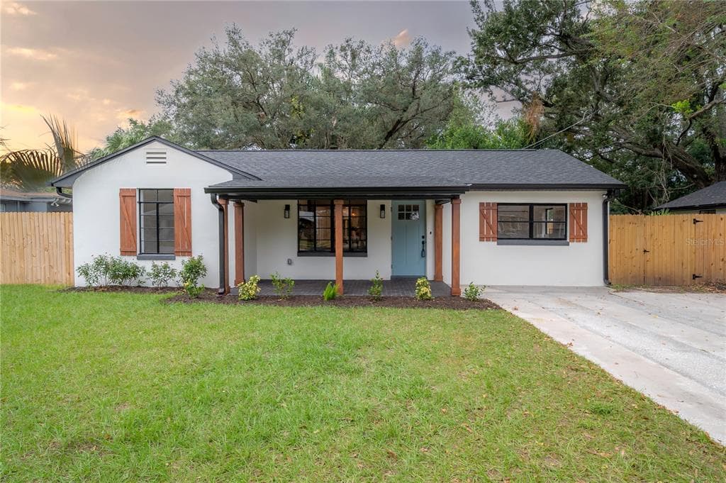 6204 N FLORA VISTA AVENUE TAMPA, FL 33604