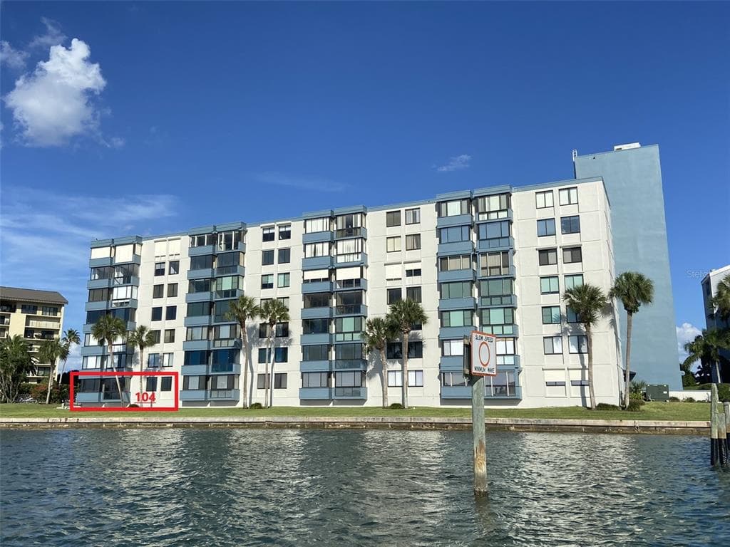 644 ISLAND WAY UNIT 104
