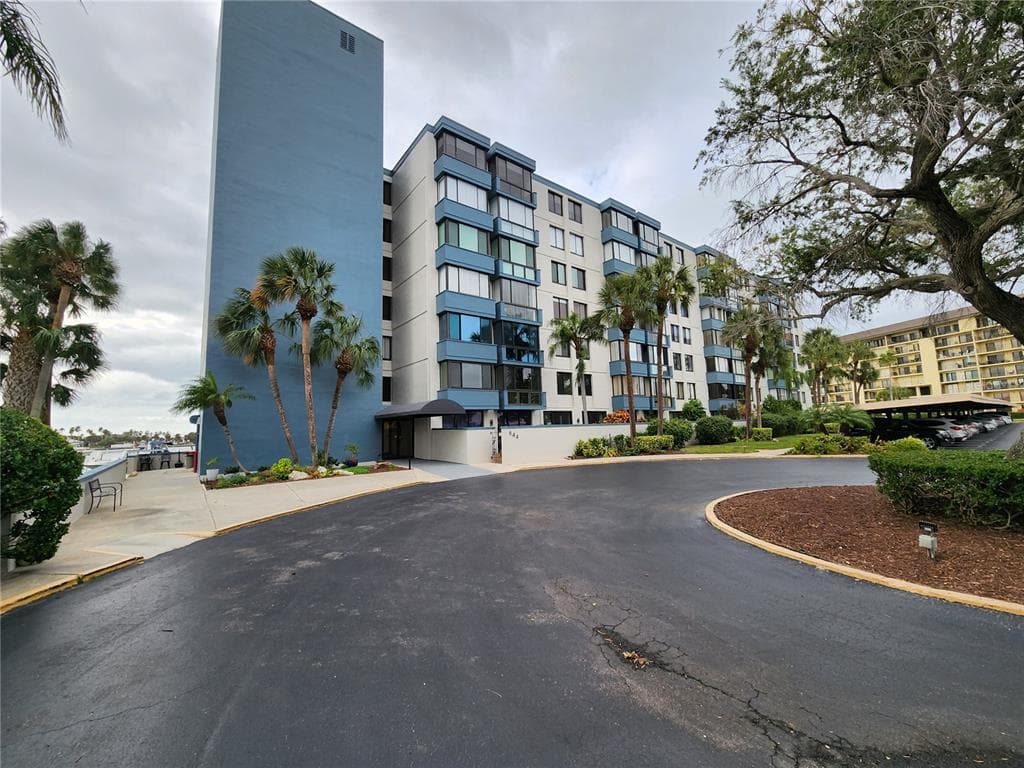 644 ISLAND WAY UNIT 706 CLEARWATER, FL 33767