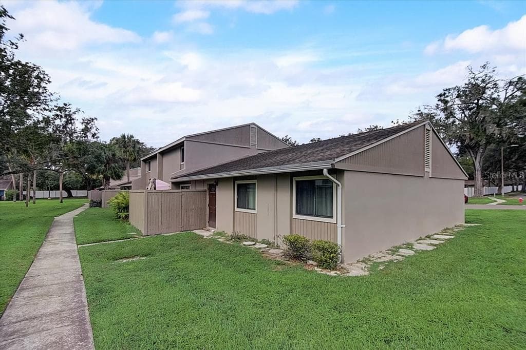 7915 CEDAR DRIVE TAMPA, FL 33637