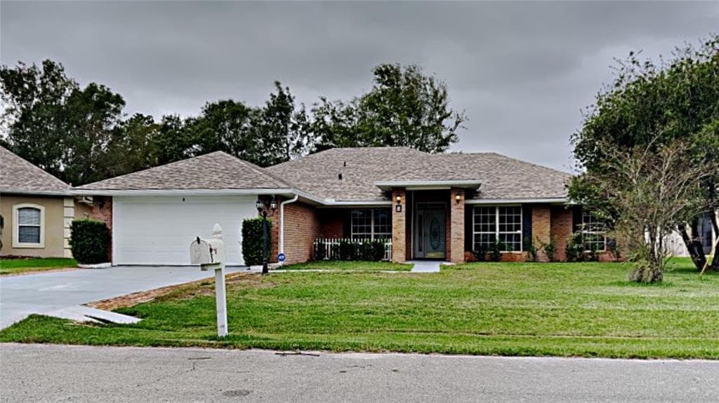 8 EDGEWATER PLACE PALM COAST, FL 32164