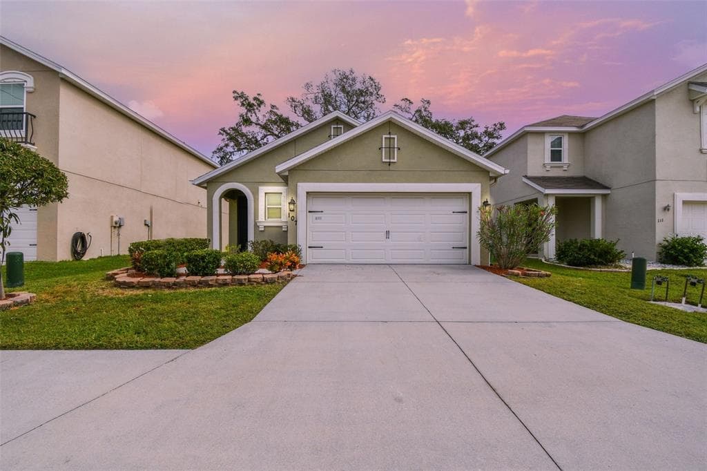 107 SAN AVELLINO COURT BRADENTON, FL 34208