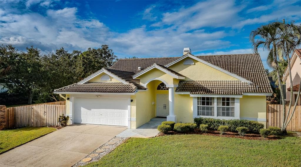 721 LIVE OAK AVENUE NE ST PETERSBURG, FL 33703