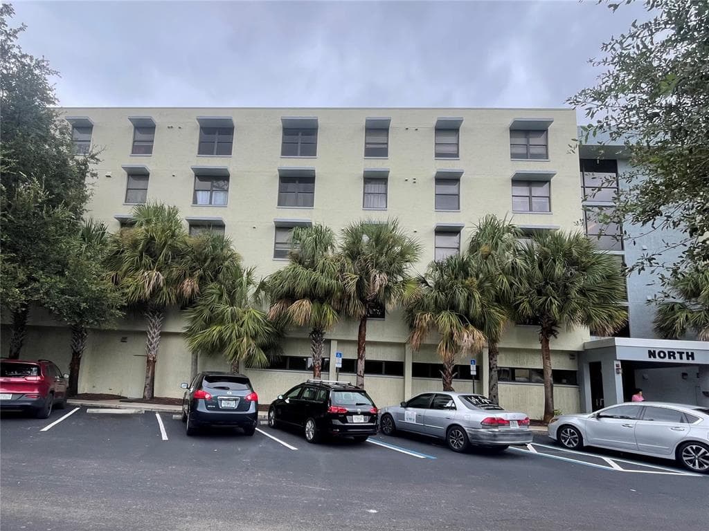 701 S MADISON AVENUE UNIT 320 CLEARWATER, FL 33756