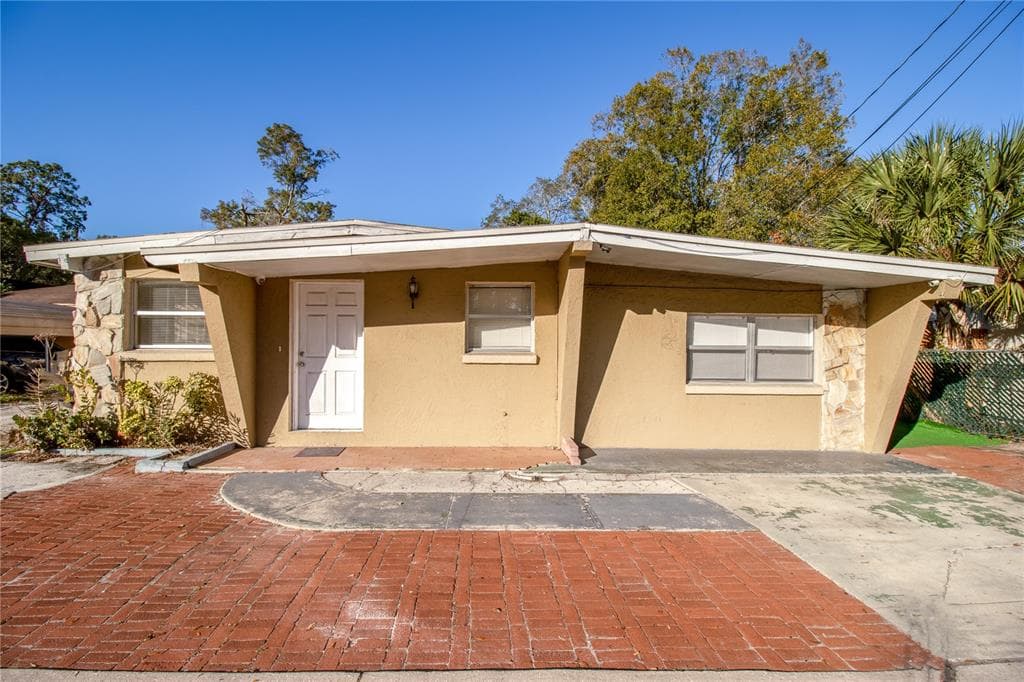2106 N HIMES AVENUE TAMPA, FL 33607