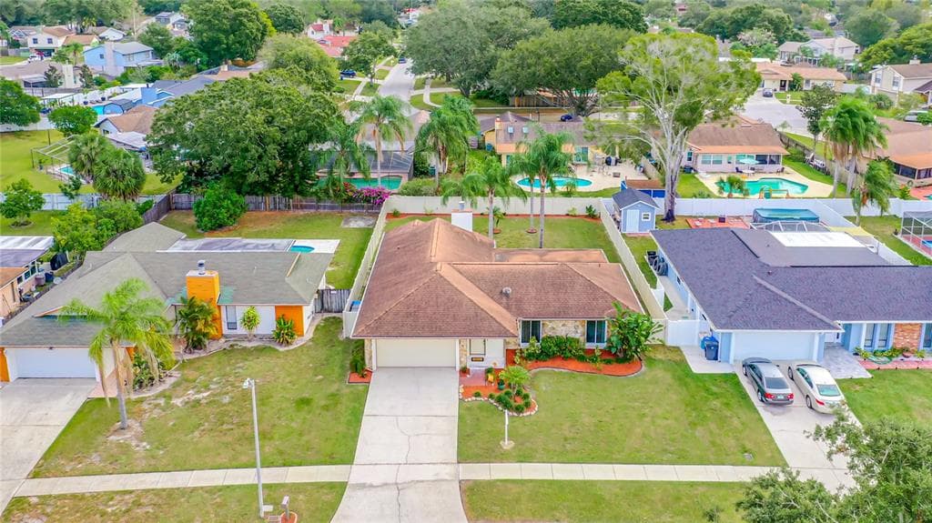 5558 PENTAIL CIRCLE TAMPA, FL 33625