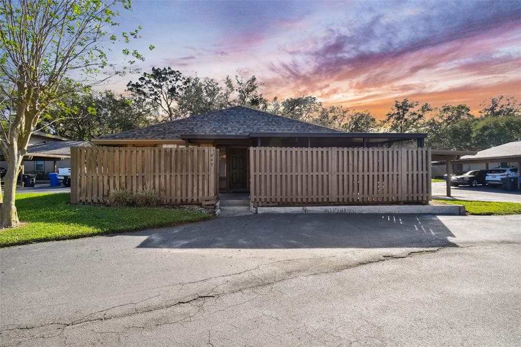 849 CREEKWAY COURT BRANDON, FL 33511