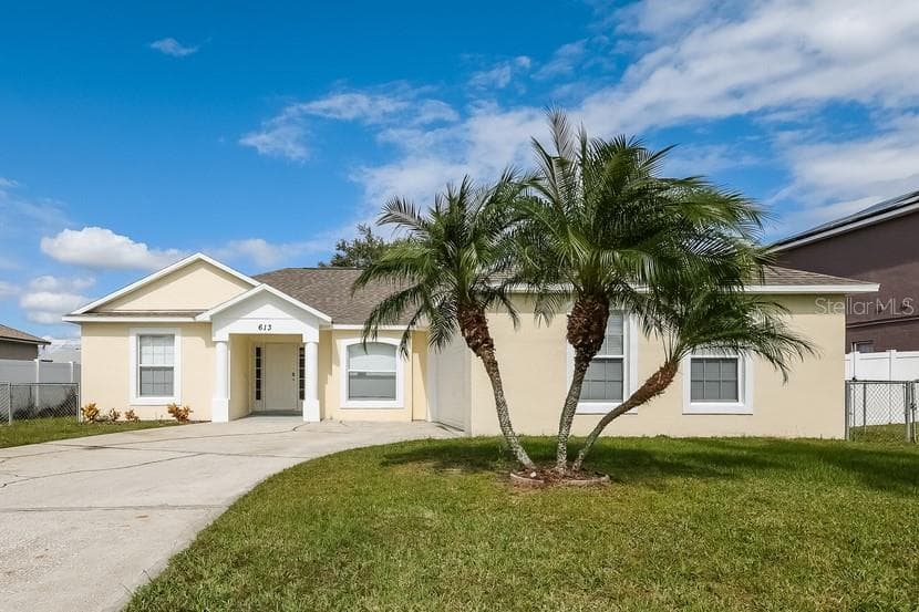 613 PARAKEET COURT POINCIANA, FL 34759