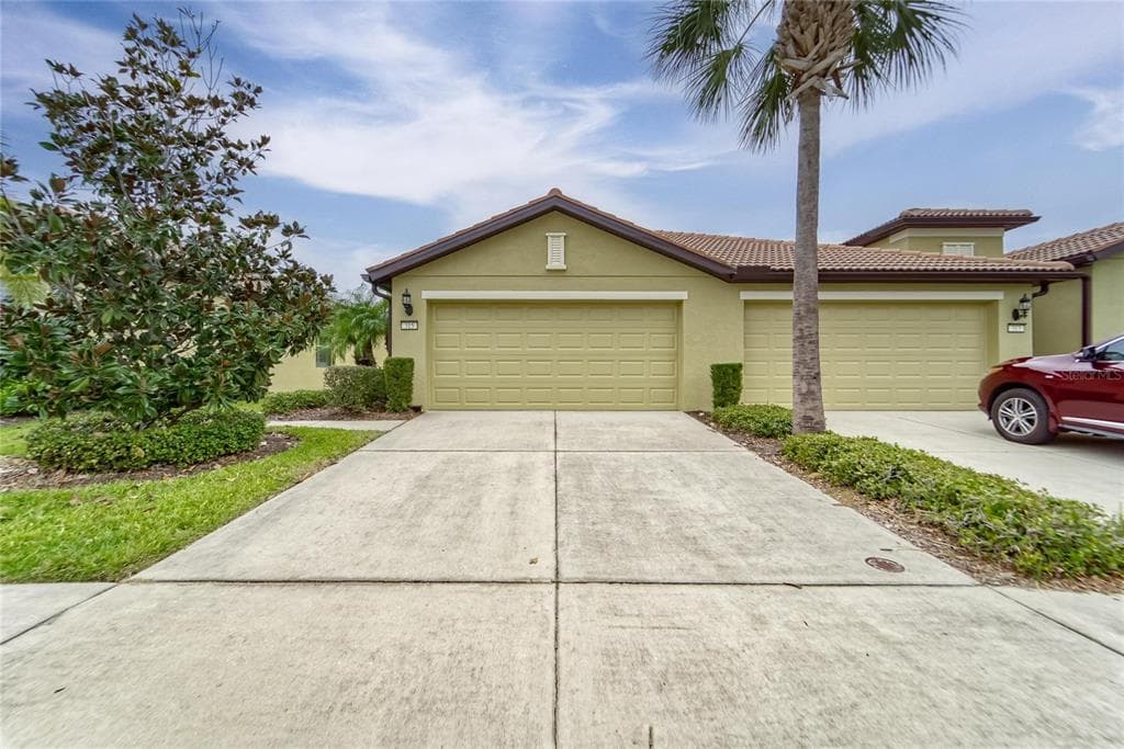 315 MYSTIC FALLS DRIVE APOLLO BEACH, FL 33572