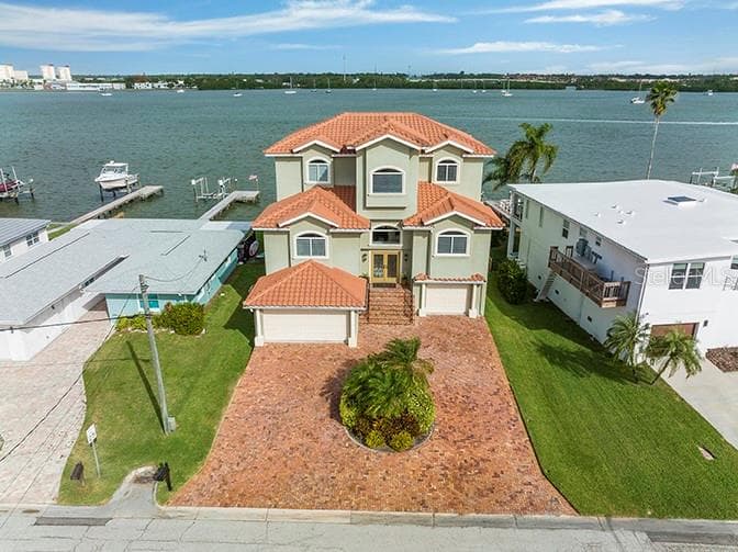 848 BAY POINT DRIVE
