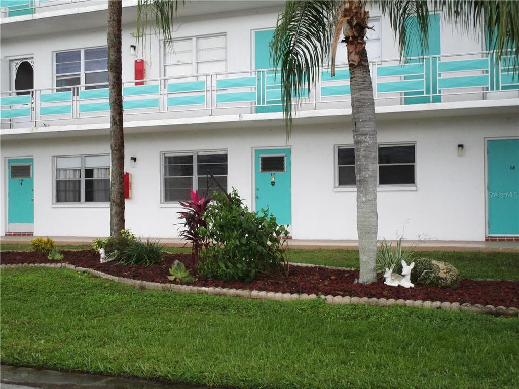 1900 59TH AVENUE N UNIT 117 ST PETERSBURG, FL 33714