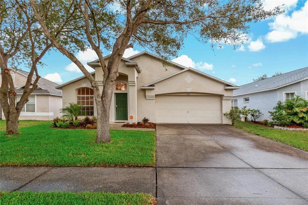 13010 BRIDLEFORD DRIVE GIBSONTON, FL 33534