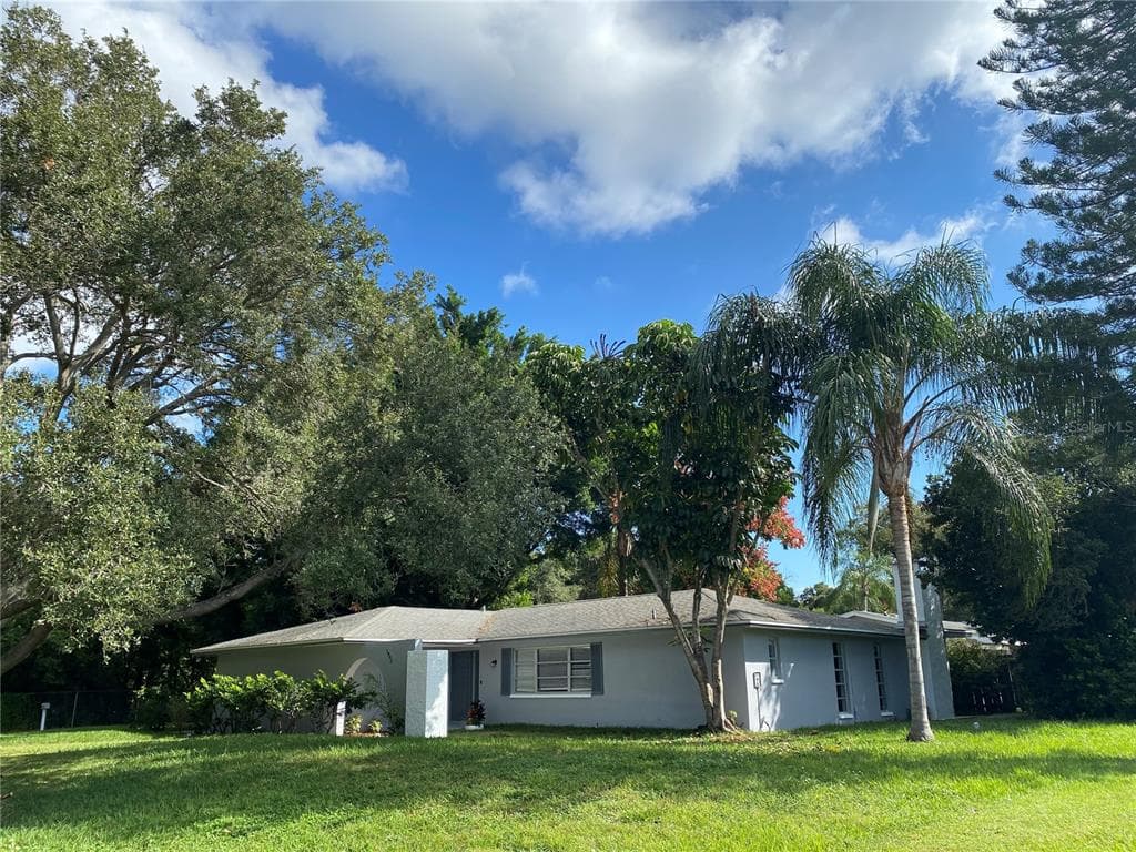 1995 MEADOW DRIVE