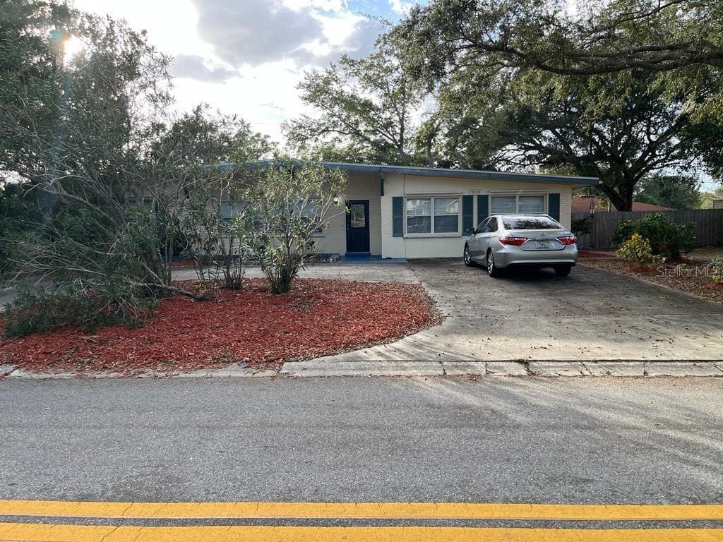 1800 SHARONDALE DRIVE CLEARWATER, FL 33755