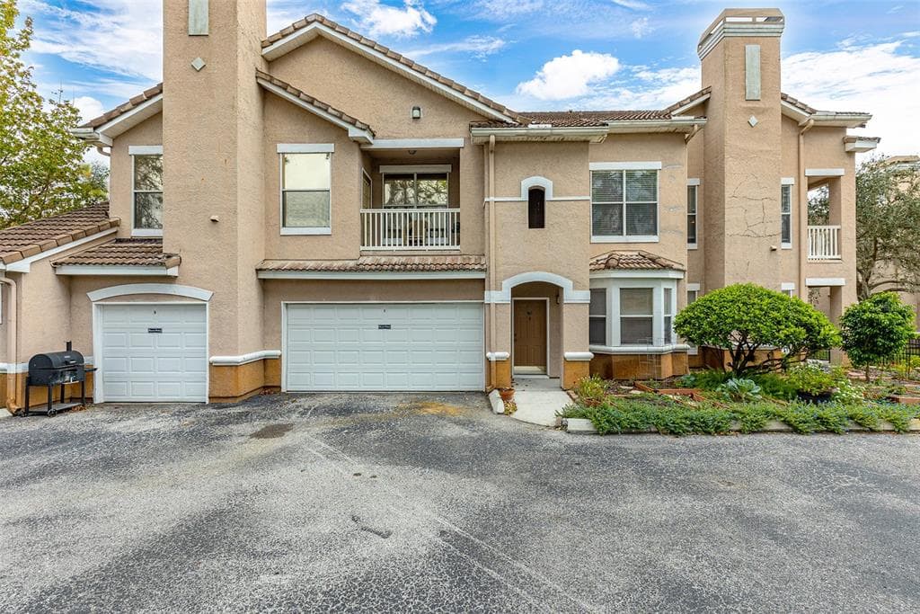 17960 VILLA CREEK DRIVE UNIT 1 TAMPA, FL 33647