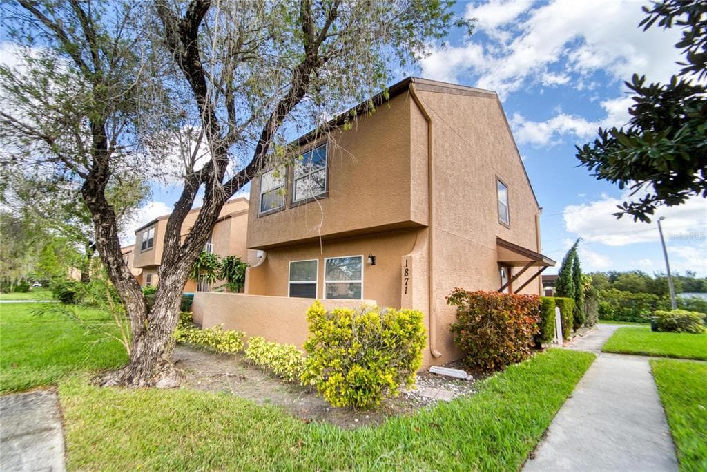 1871 CLEARBROOKE DRIVE UNIT 1871
