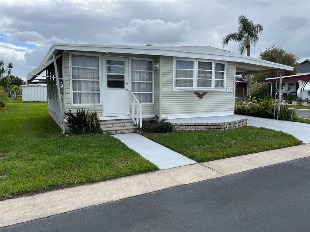 11300 124TH AVENUE UNIT 122 LARGO, FL 33778