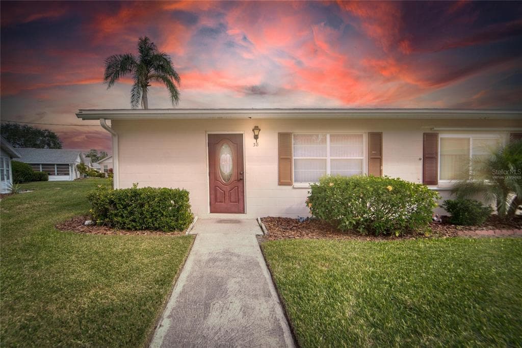 402 DORCHESTER PLACE UNIT 38 SUN CITY CENTER, FL 33573