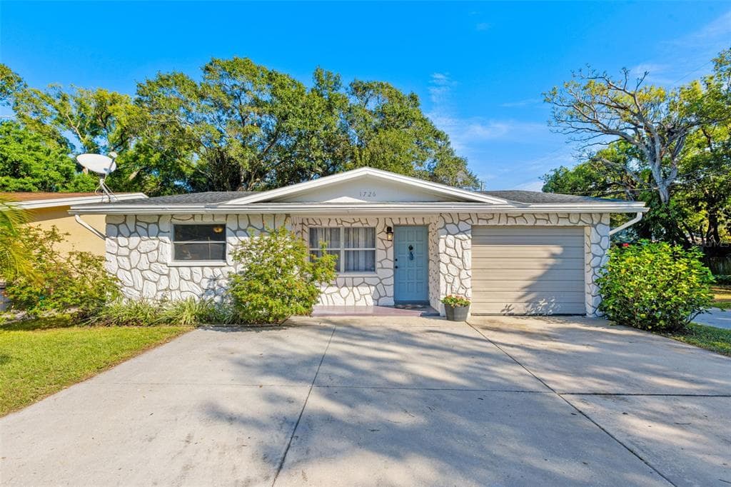 1726 YORK STREET S GULFPORT, FL 33707
