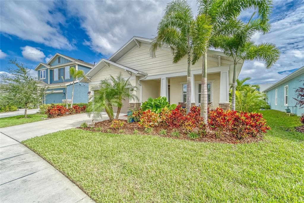 5444 SILVER SUN DRIVE APOLLO BEACH, FL 33572
