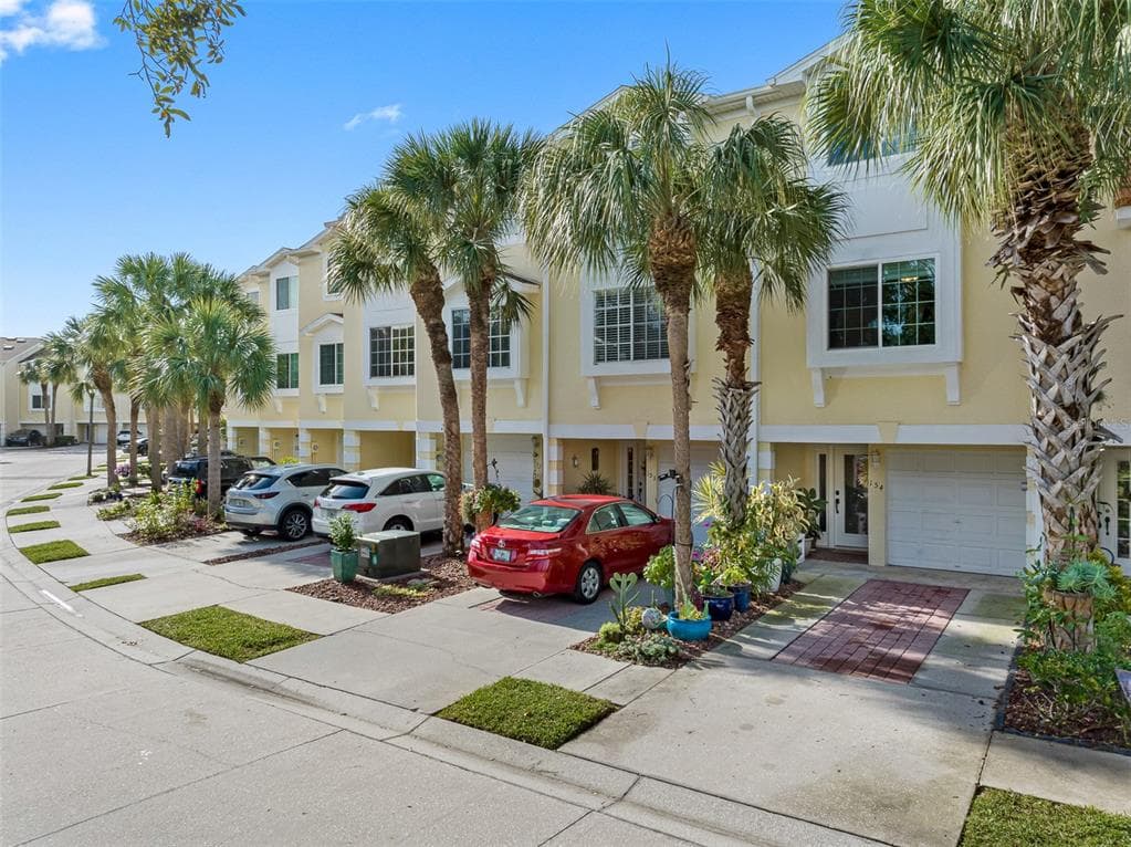 154 BRENT CIRCLE OLDSMAR, FL 34677