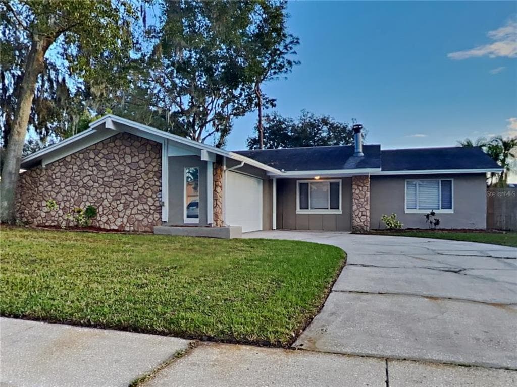 805 CENTERWOOD COURT BRANDON, FL 33511