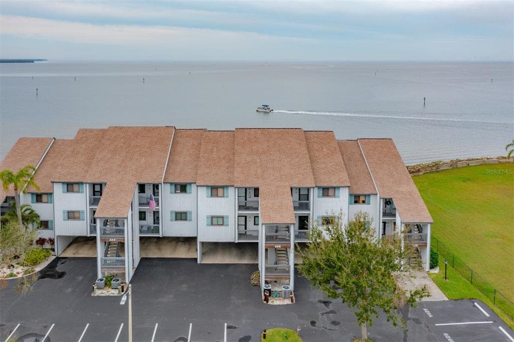 826 BAHIA DEL SOL DRIVE UNIT C RUSKIN, FL 33570