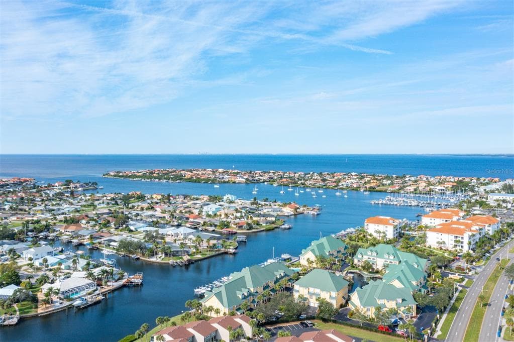 6410 SUNSET BAY CIRCLE APOLLO BEACH, FL 33572
