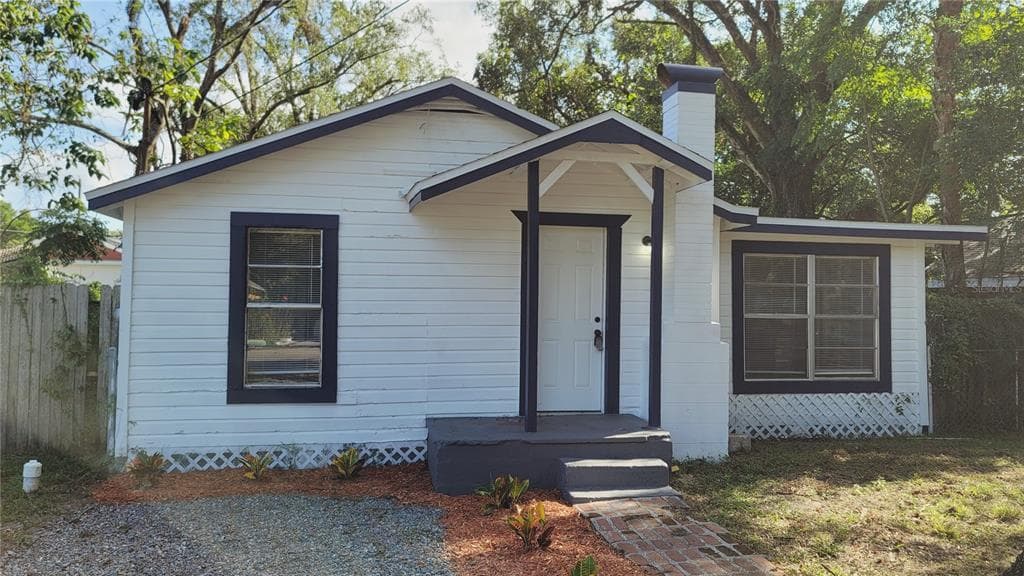 8215 N BROOKS STREET TAMPA, FL 33604