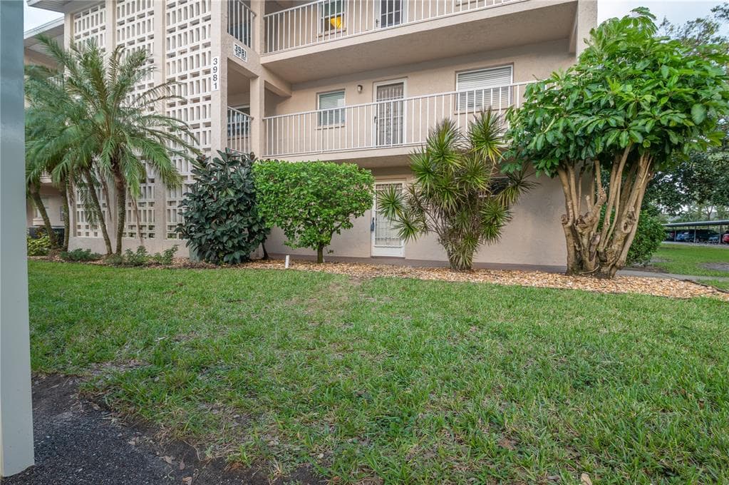 3981 MACEACHEN BOULEVARD UNIT 313 SARASOTA, FL 34233