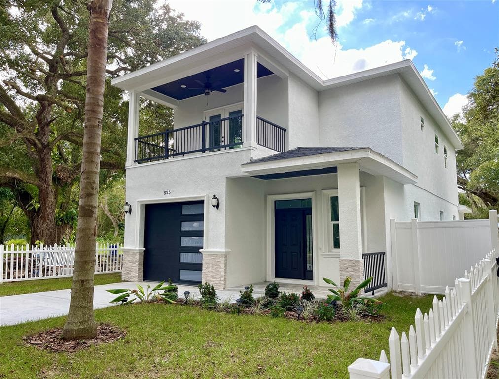 525 ELM STREET