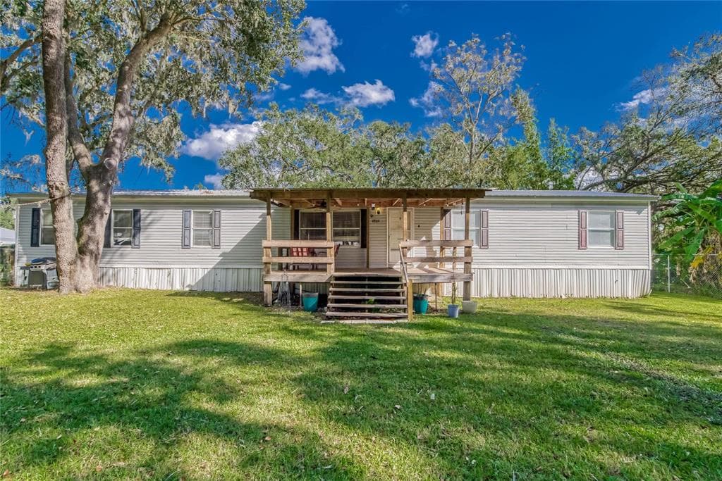 4804 KNIGHTS LANDING DR PLANT CITY, FL 33565