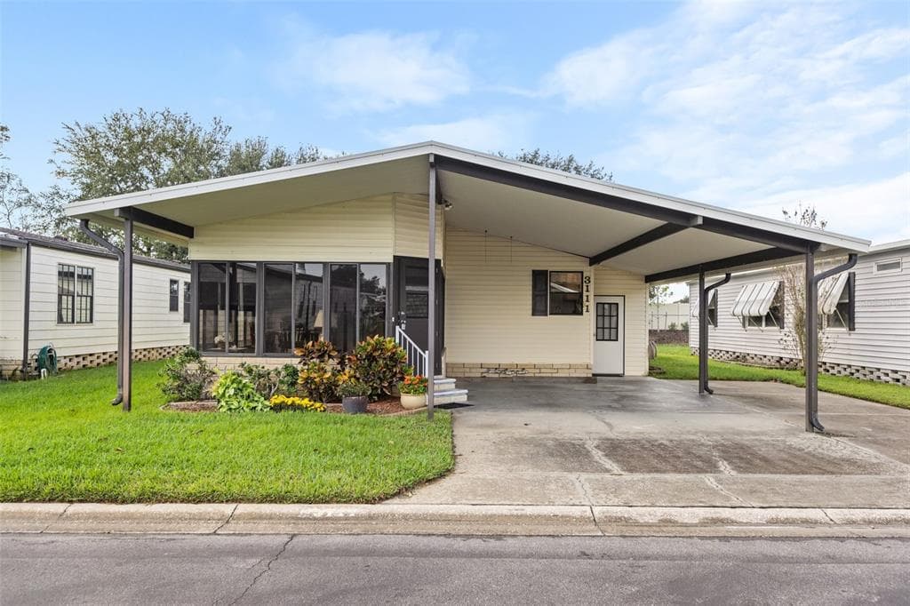 3111 HICKORY DRIVE WESLEY CHAPEL, FL 33543