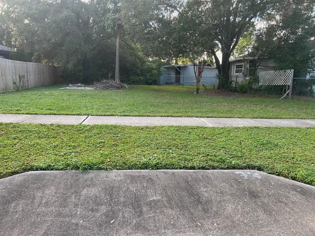 5552 CRISSMAN DRIVE N ST PETERSBURG, FL 33714