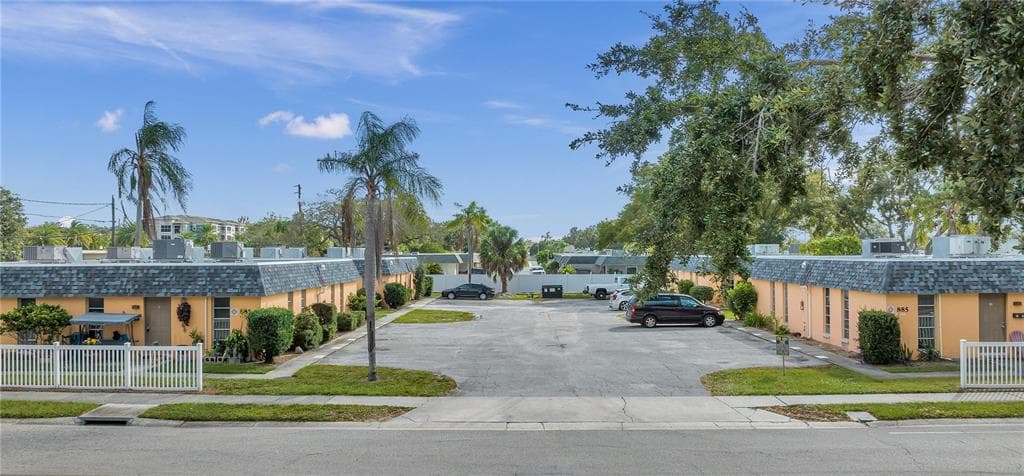 885 BELTREES STREET DUNEDIN, FL 34698