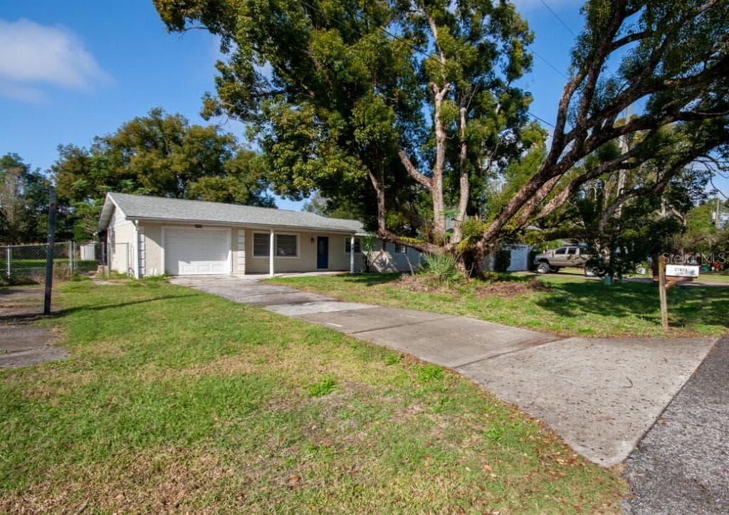 27623 LISA DRIVE TAVARES, FL 32778