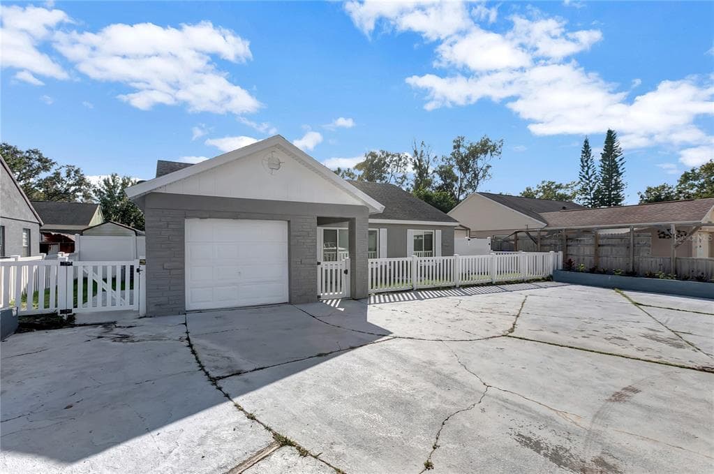 1929 CASTLE BAY COURT OLDSMAR, FL 34677