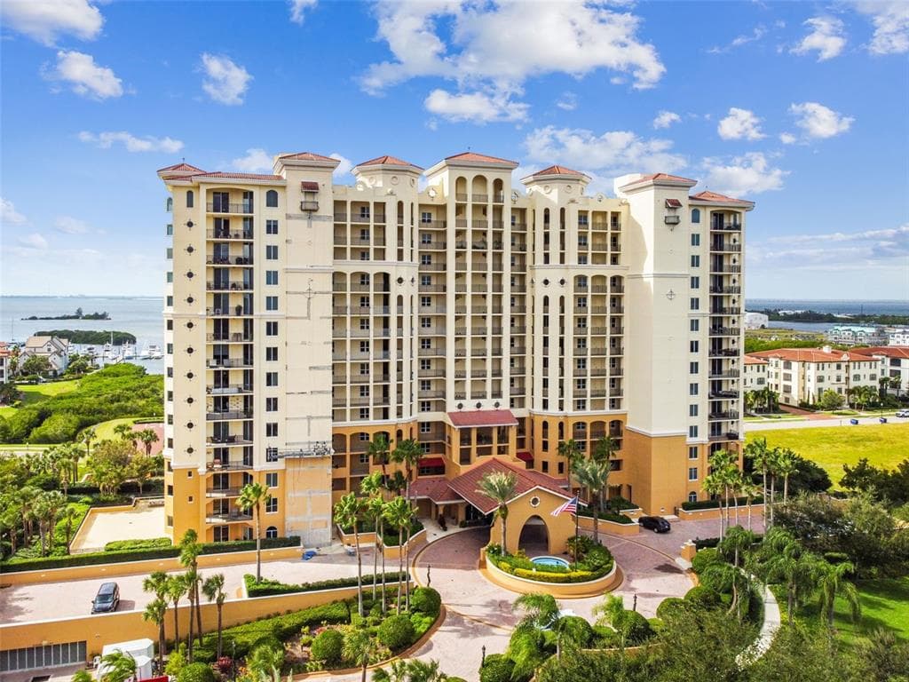 5823 BOWEN DANIEL DRIVE UNIT 1106 TAMPA, FL 33616